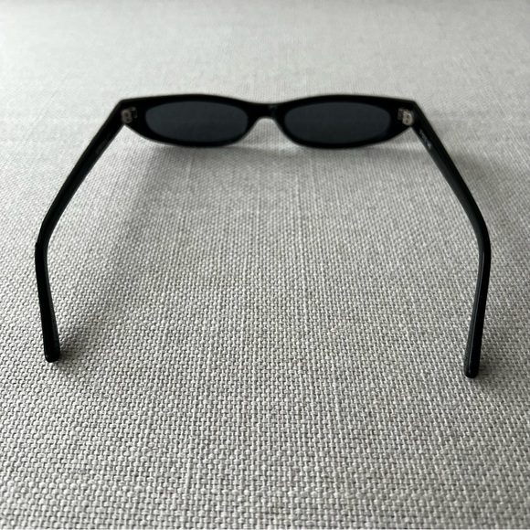 ROBERI & FRAUD Black Frances Sunglasses - Picture 14 of 16